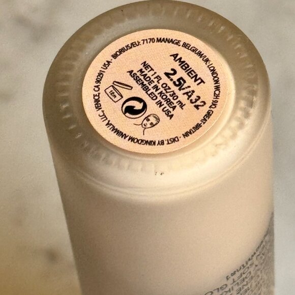 Hourglass Ambient Soft Glow Foundation | 2.5 (fair with cool undertones) | NEW - Picture 2 of 5